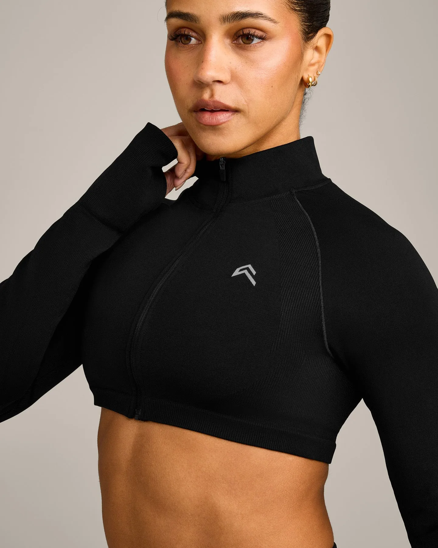 EnhanceLift™ Seamless Crop Jacket with Grey Logo | Black sold by Oner Active product image thumbnail 4