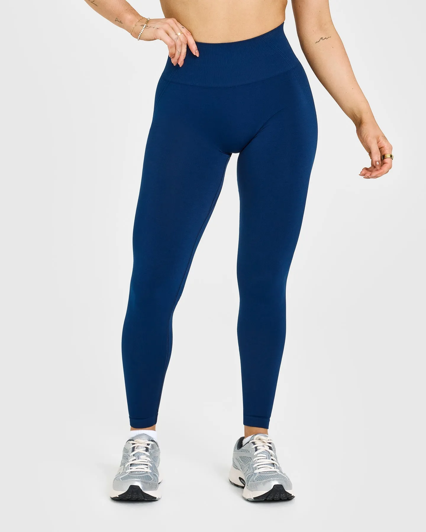 EffortlessLift™ Seamless Leggings with White Logo | Midnight sold by Oner Active product image thumbnail 2