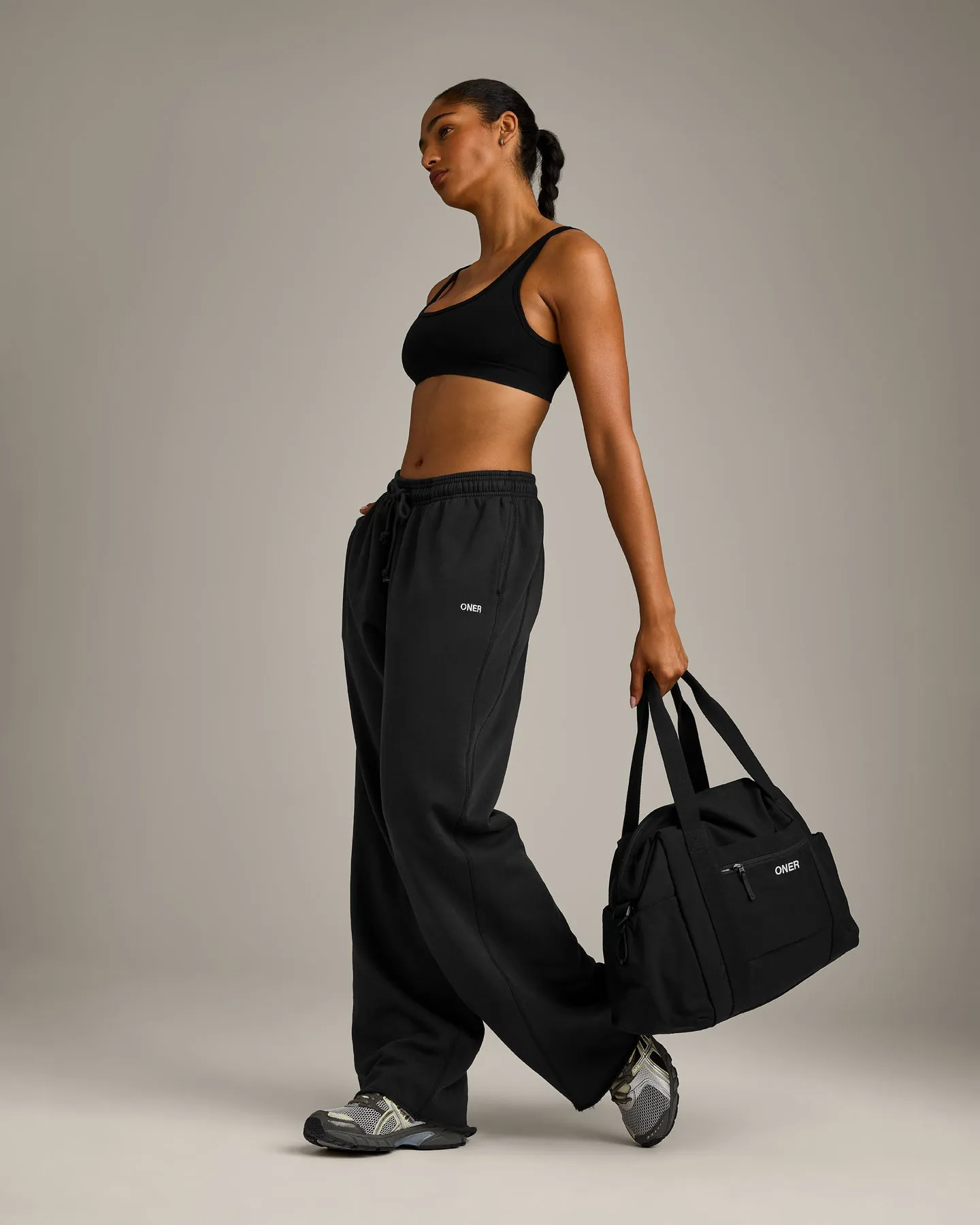 EffortlessLift™ Square Neck Sports Bra with Grey Logo | Black sold by Oner Active product image thumbnail 3