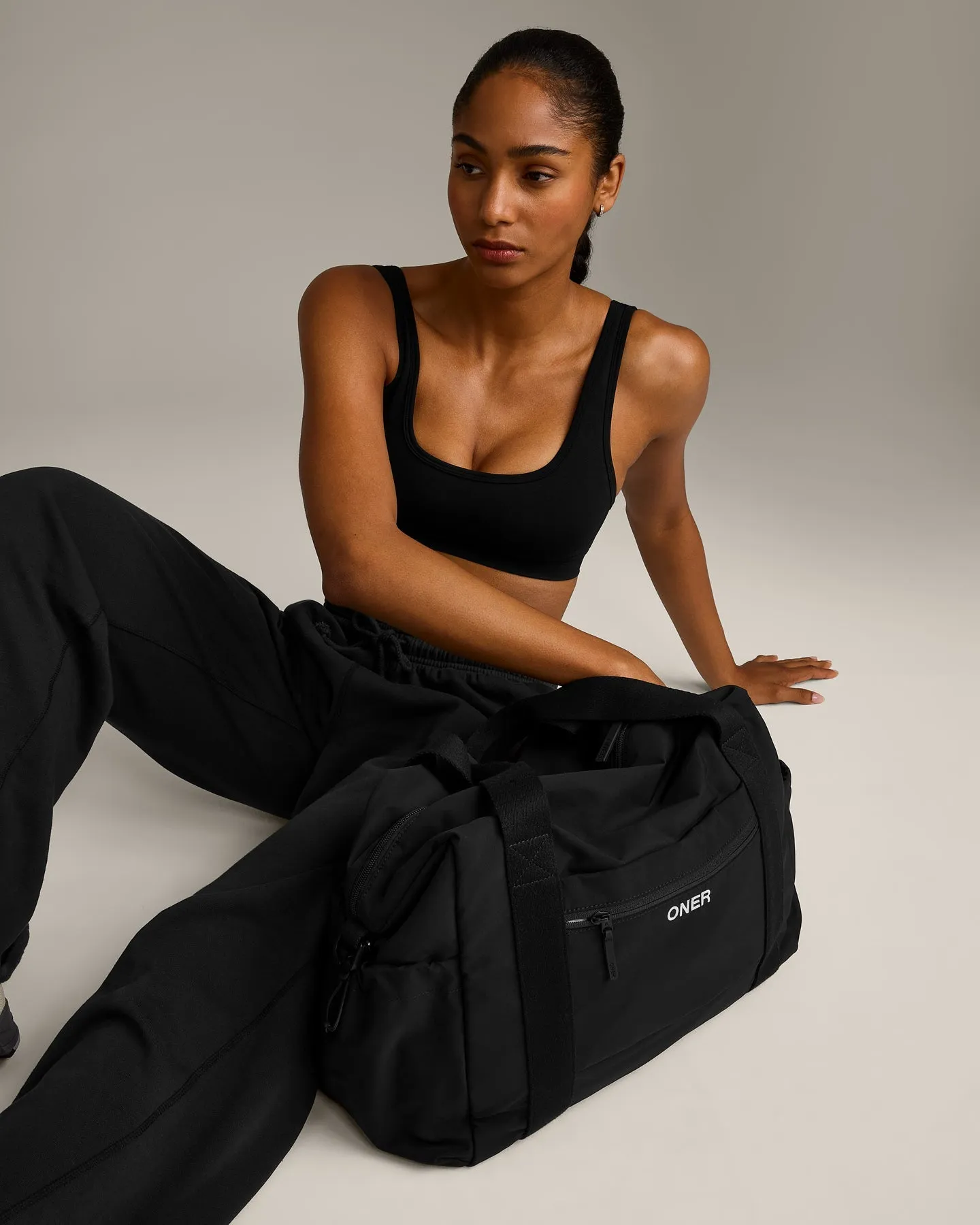 EffortlessLift™ Square Neck Sports Bra with Grey Logo | Black sold by Oner Active product image thumbnail 4