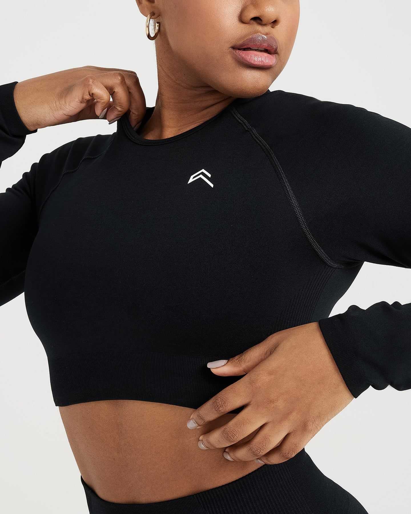 Classic Seamless 2.0 Long Sleeve Crop Top | Black Marl sold by Oner Active product image thumbnail 3