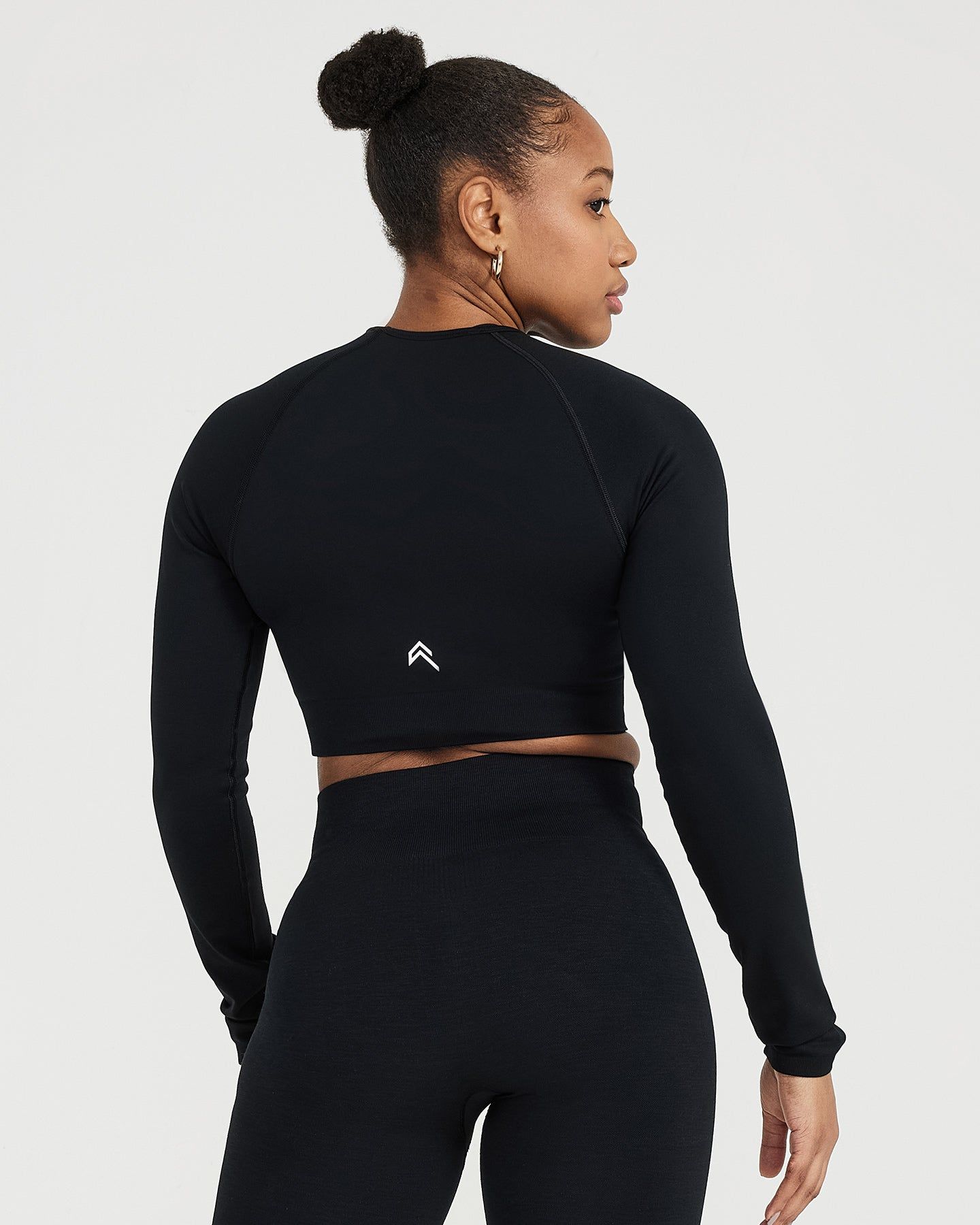 Classic Seamless 2.0 Long Sleeve Crop Top | Black Marl sold by Oner Active product image thumbnail 4