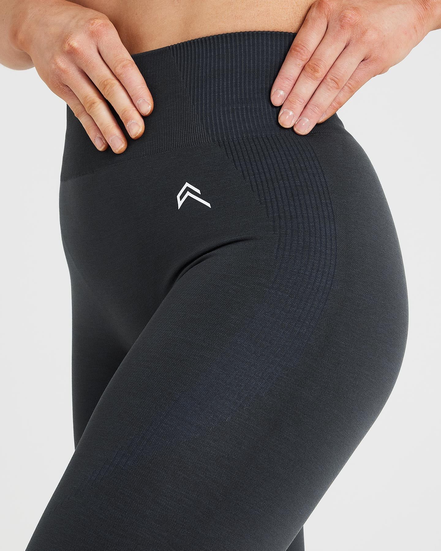 Classic Seamless 2.0 Leggings | Coal Marl sold by Oner Active product image thumbnail 4