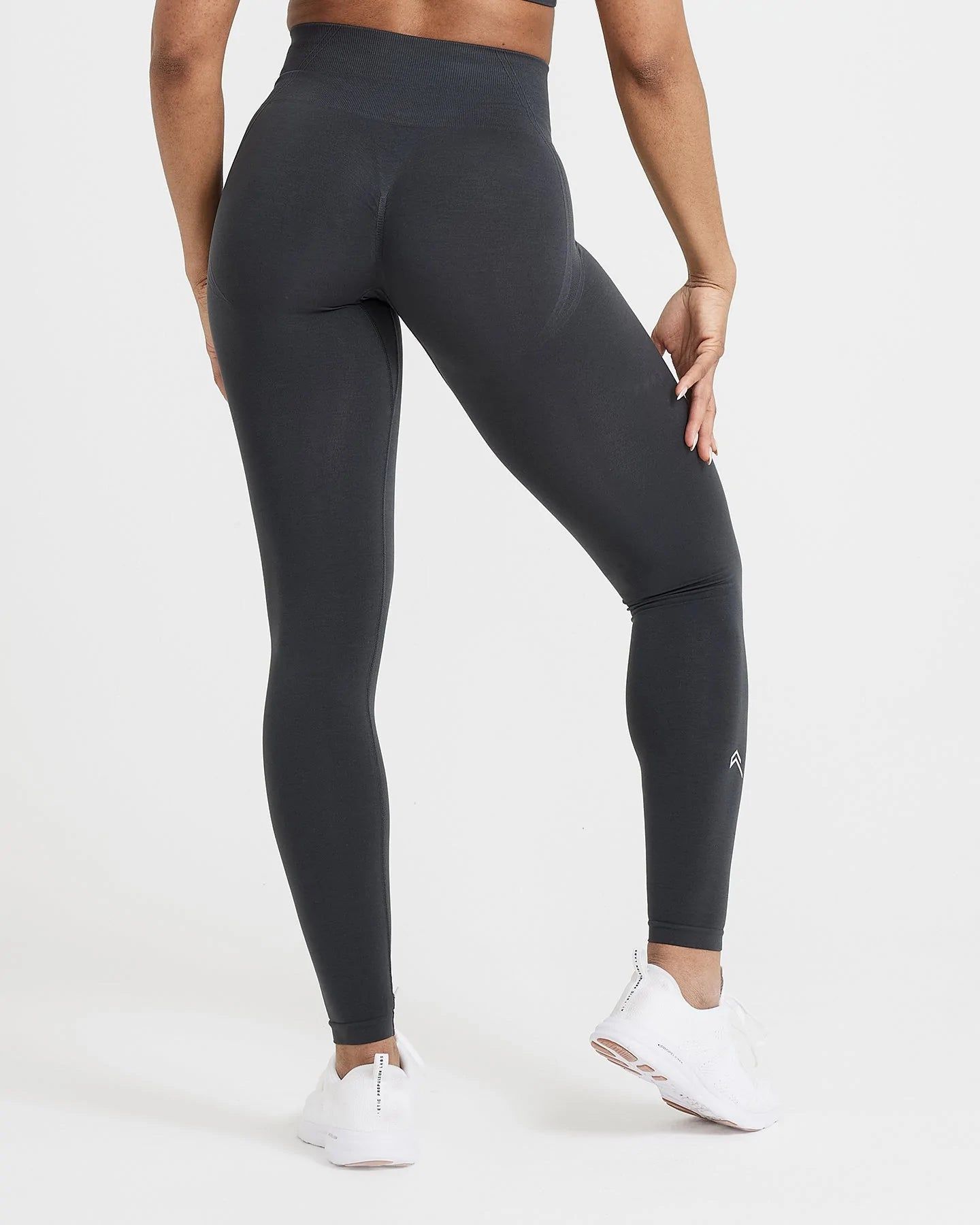 Effortless Seamless Leggings | Coal sold by Oner Active product image thumbnail 2