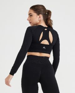 Effortless Seamless Long Sleeve Crop Top | Black sold by Oner Active