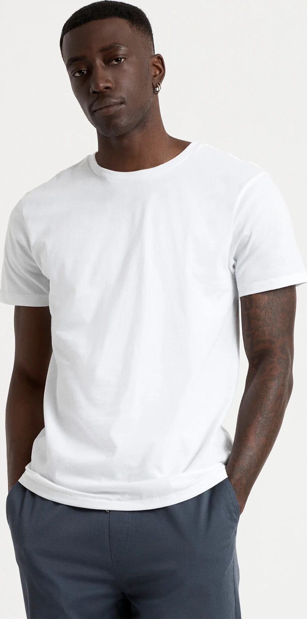 Basic Short Sleeve Tailored Tee - Men's|-|T-shirt ajusté à manches courtes Basic - Homme sold by The Last Hunt product image thumbnail 4