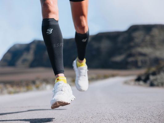 R2 Oxygen Compression Calf Sleeve - Unisex|-|Manchon de compression R2 Oxygen - Unisexe sold by The Last Hunt