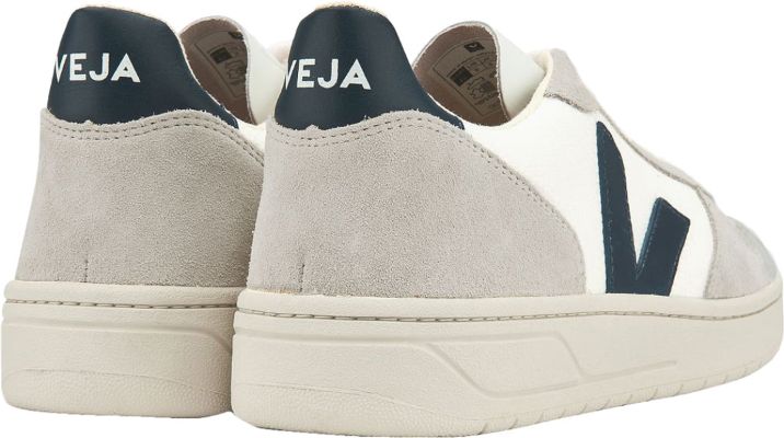 V-10 B-Mesh Shoes - Women's|-|Chaussures V-10 B-Mesh - Femme sold by The Last Hunt