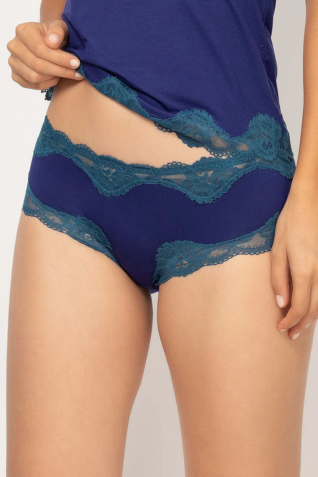 Antigel A06 Simply Perfect Shorty sold by Antigel