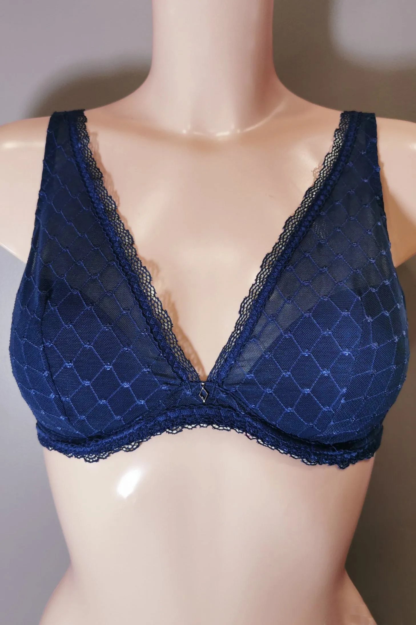Antigel Agenda Plaisir Triangle Bra With Half Pad sold by Antigel