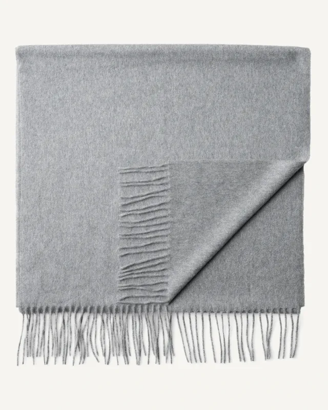 Large Cashmere Scarf Light Grey made by Carissimi