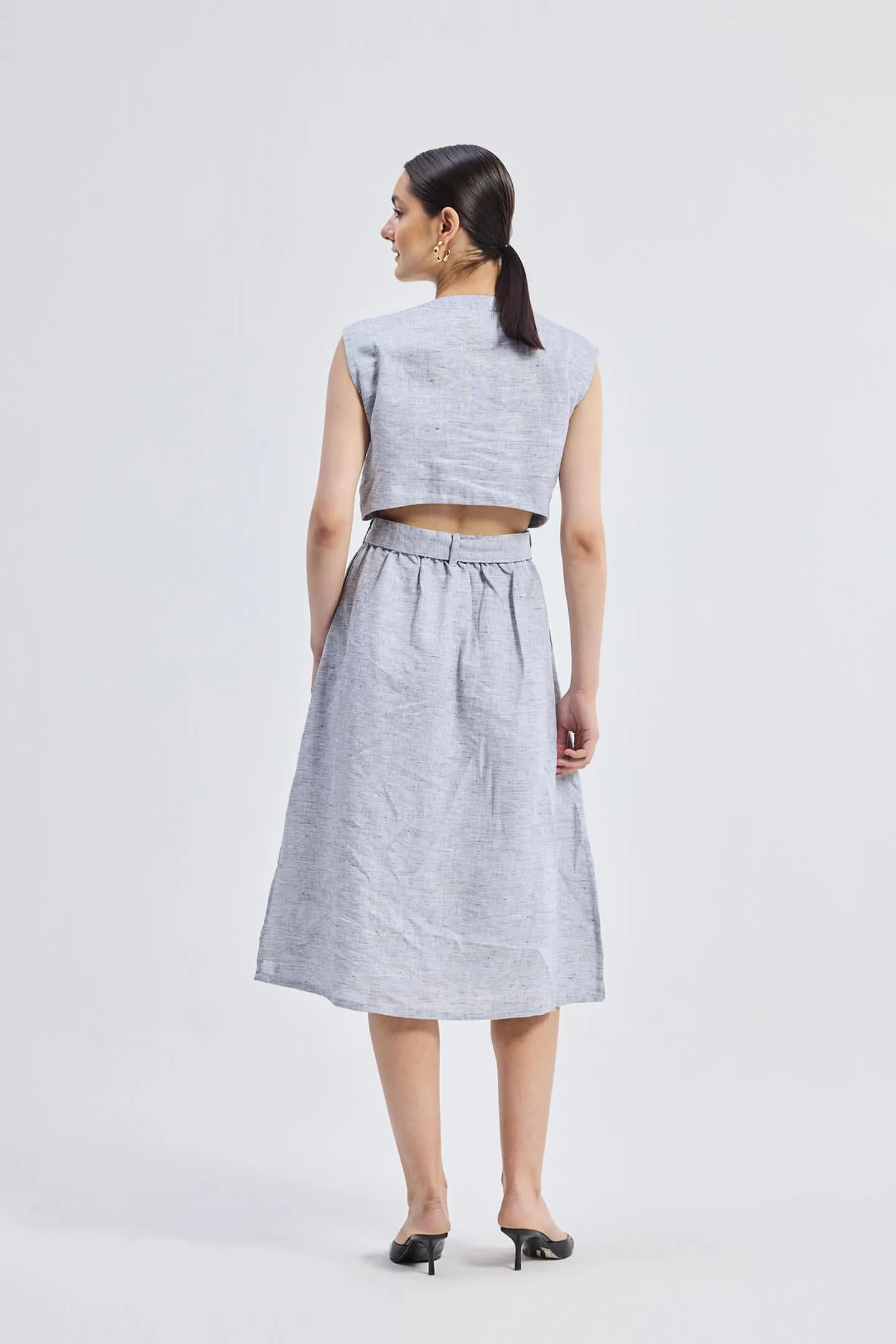 Back Cut Out Linen Dress sold by Reistor product image thumbnail 2