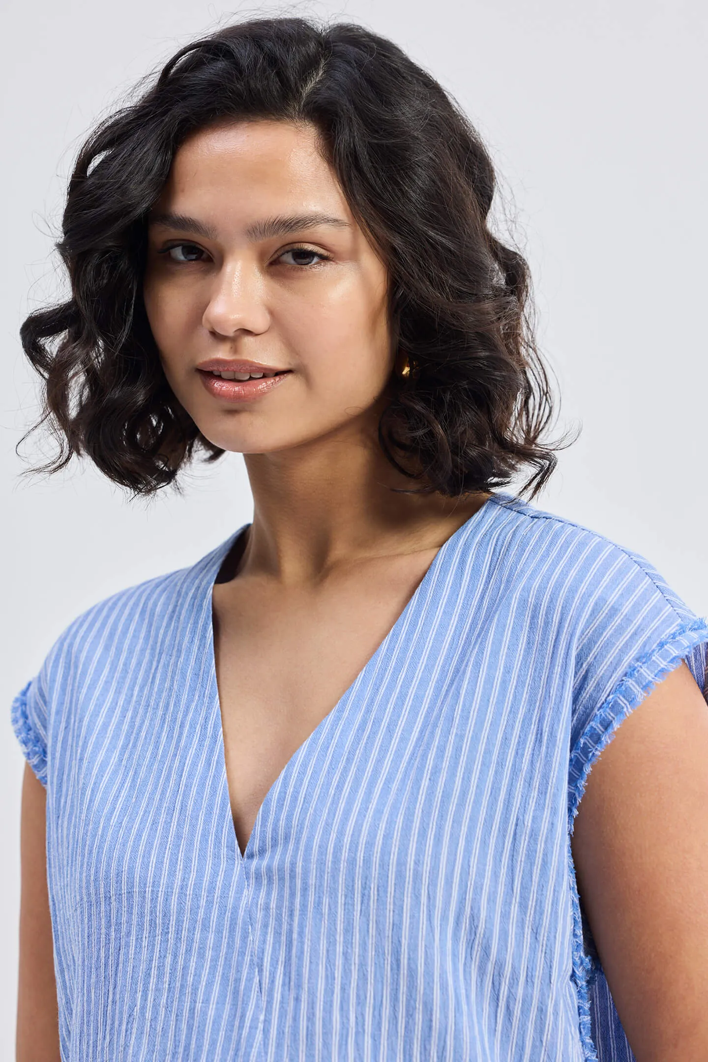 Boxy V-neck Top with Fray Detail sold by Reistor product image thumbnail 5