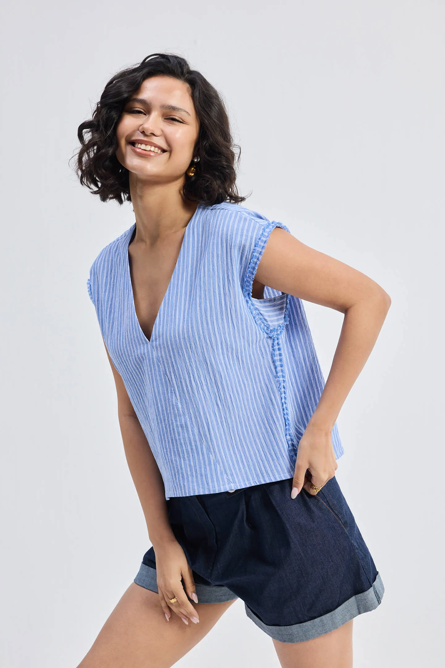 Boxy V-neck Top with Fray Detail sold by Reistor product image thumbnail 4