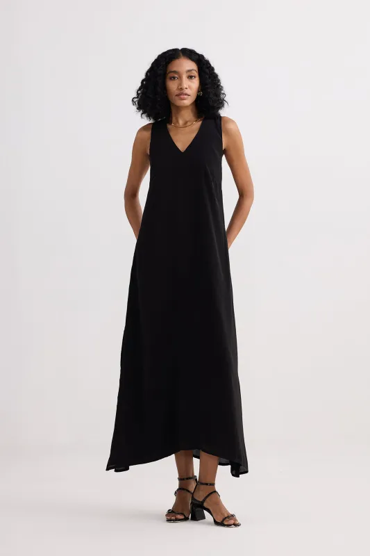 Crossed in Chic Sleeveless Maxi Dress in Black made by Reistor