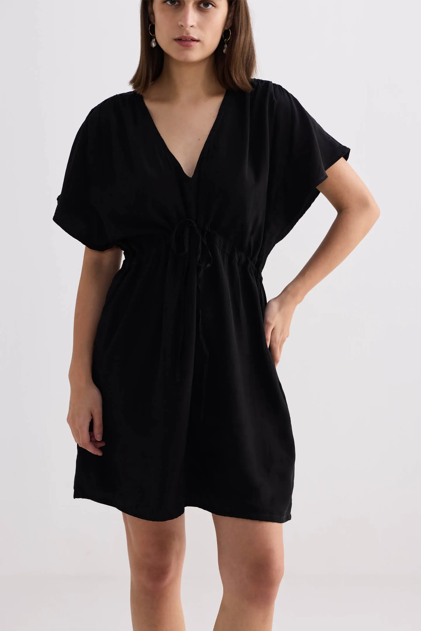 Oversized Gathered Short Dress in Black sold by Reistor product image thumbnail 4