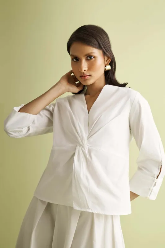 Front Twist Top in White sold by Reistor