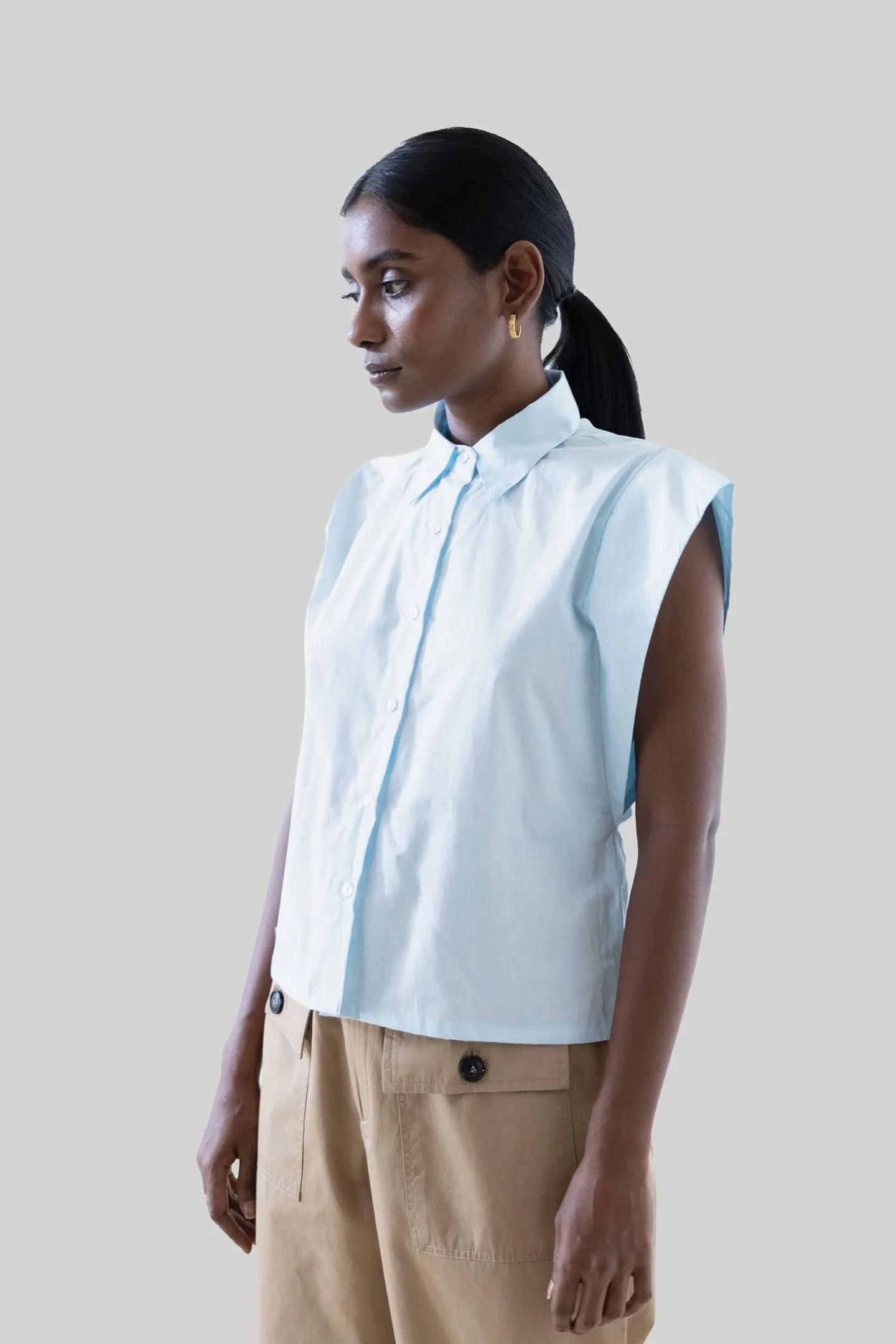 The Perfect Summer Button Down in Blue sold by Reistor product image thumbnail 3