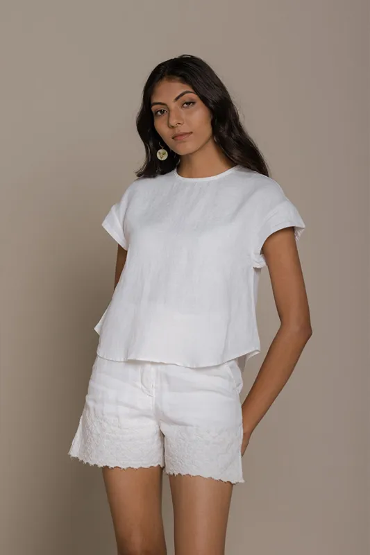 Sandcastle Saturdays Top in White sold by Reistor