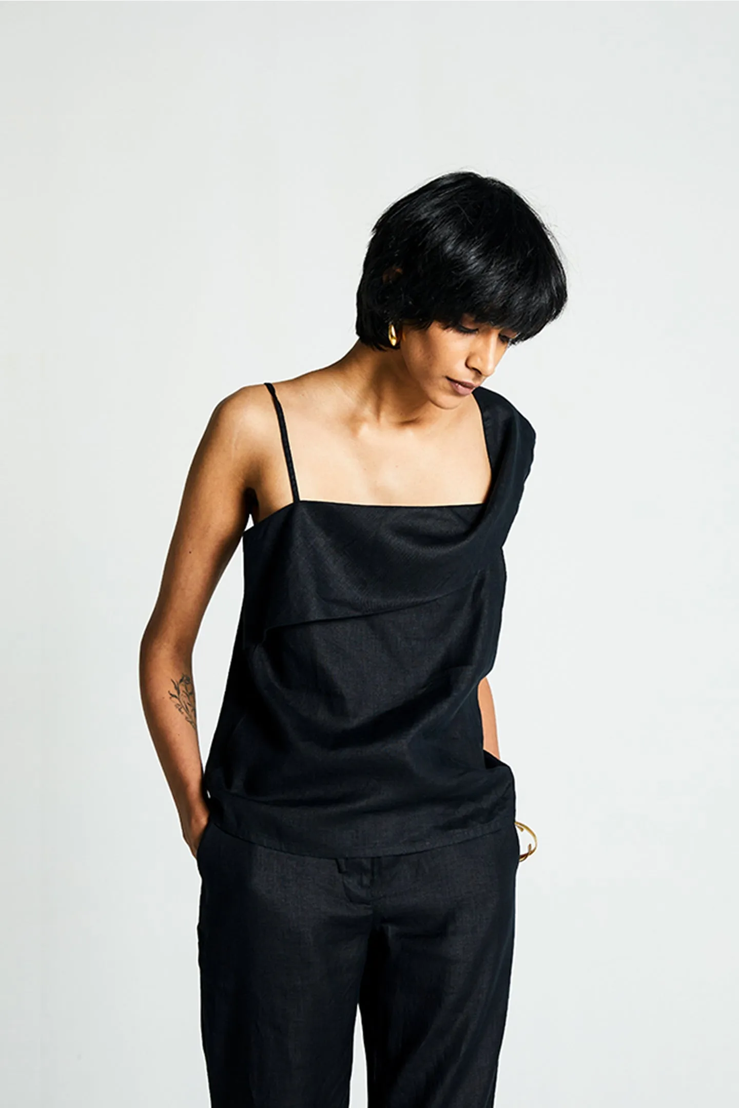 The Wandering Wave Top in Black sold by Reistor product image thumbnail 5