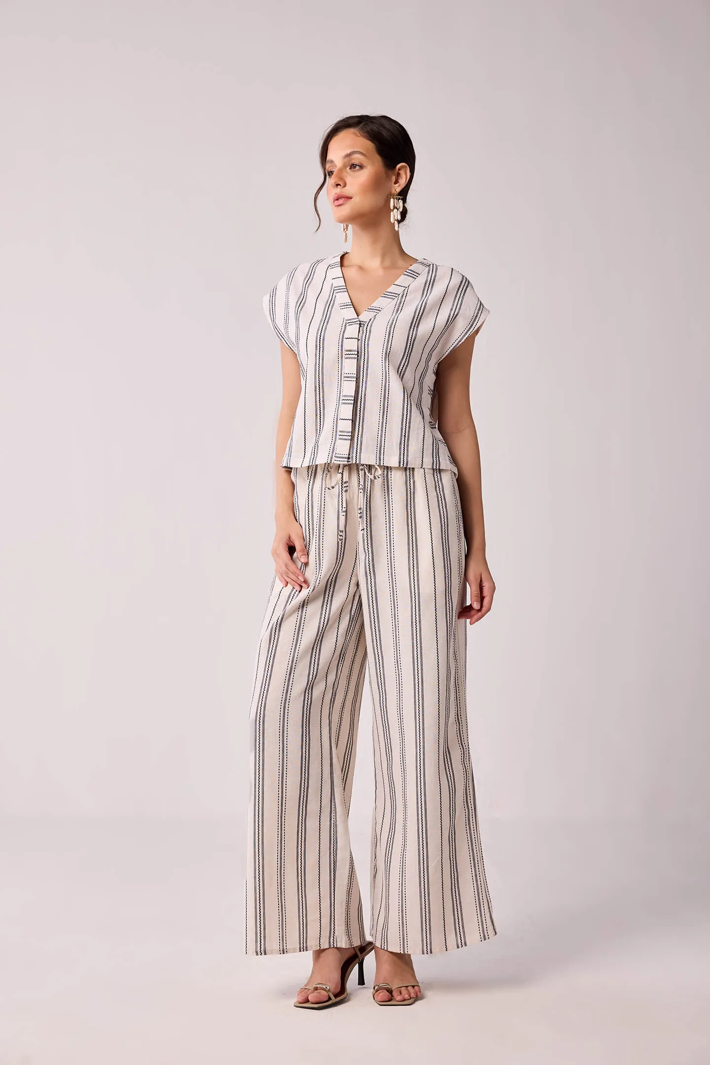 Wide-leg Drawstring Pants in Stripes sold by Reistor product image thumbnail 5