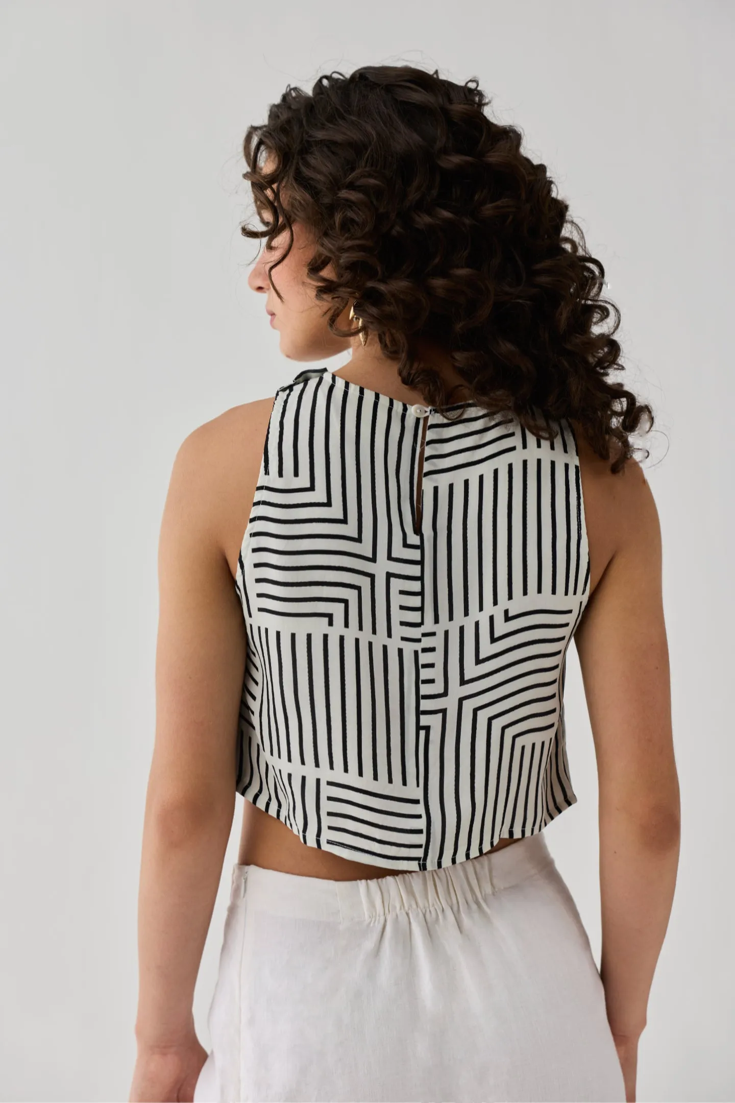 Boxy Crop Top in Black Stripes sold by Reistor product image thumbnail 2