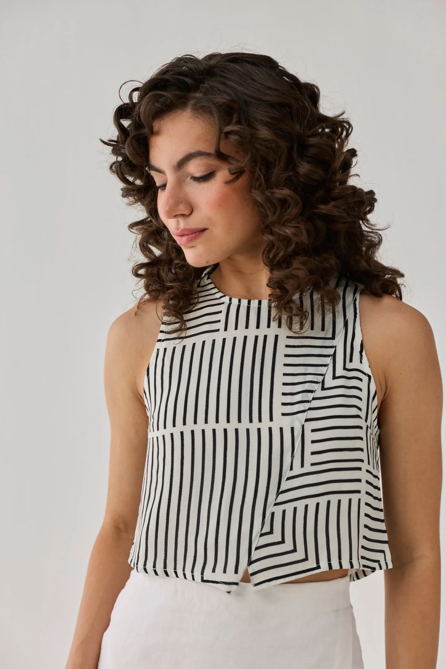 Boxy Crop Top in Black Stripes sold by Reistor product image thumbnail 4