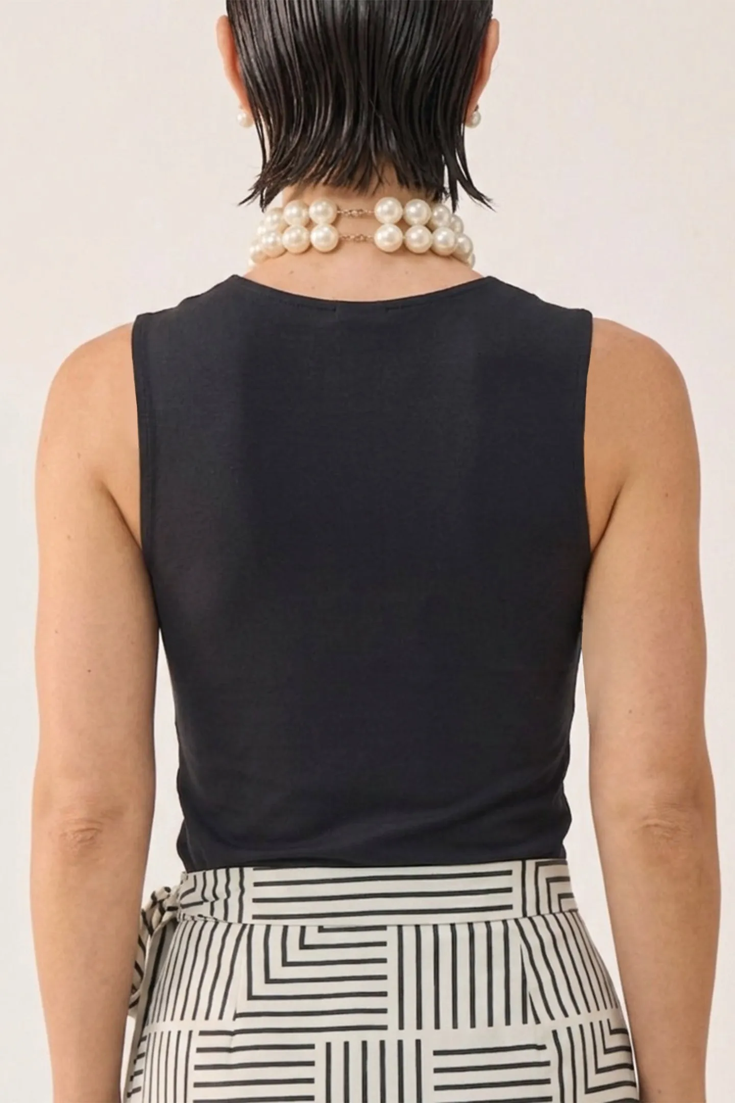 Regular Sweetheart Neck Top in Black sold by Reistor product image thumbnail 2