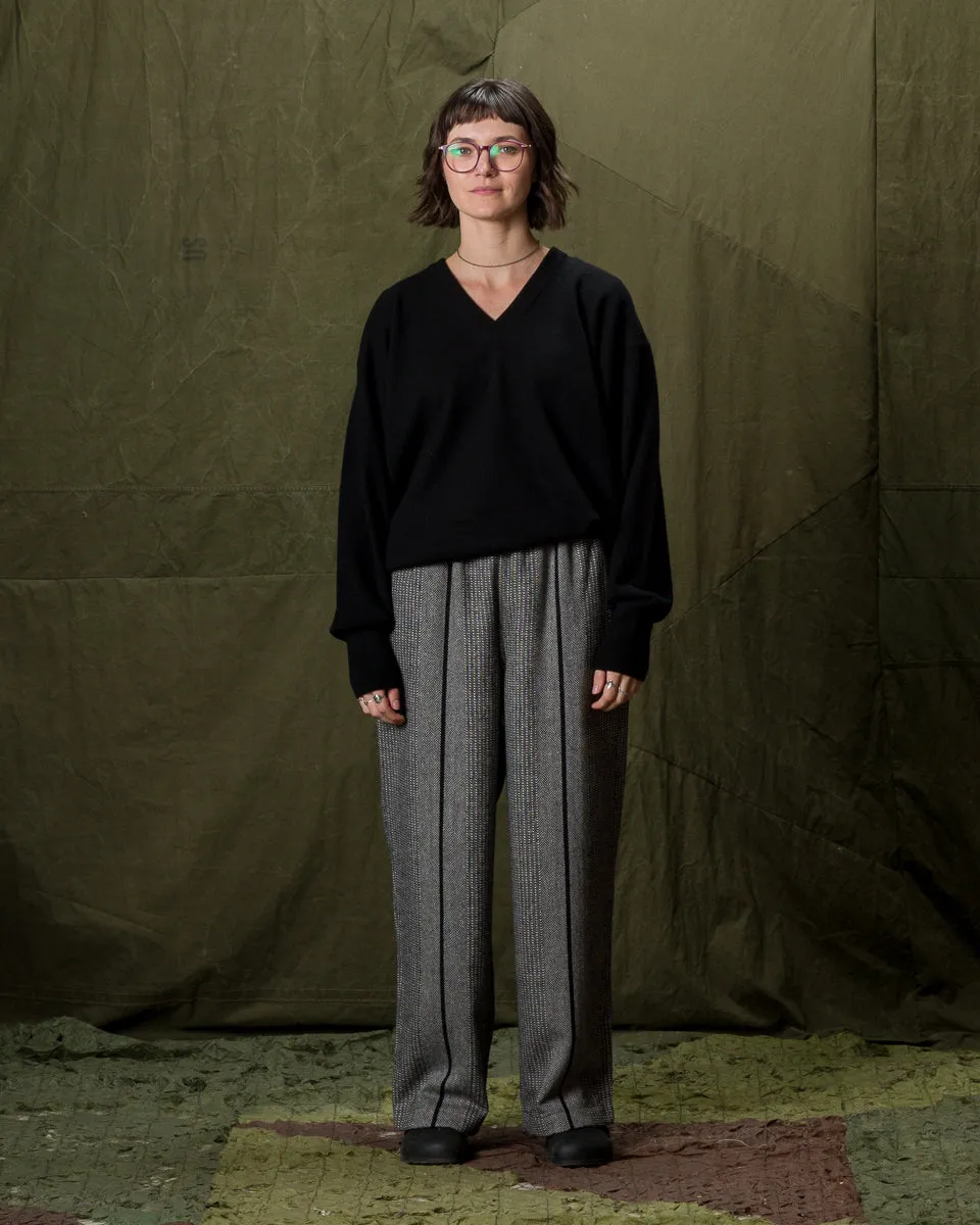 Cashmere V Pullover - Black 10 sold by Standard and Strange product image thumbnail 4