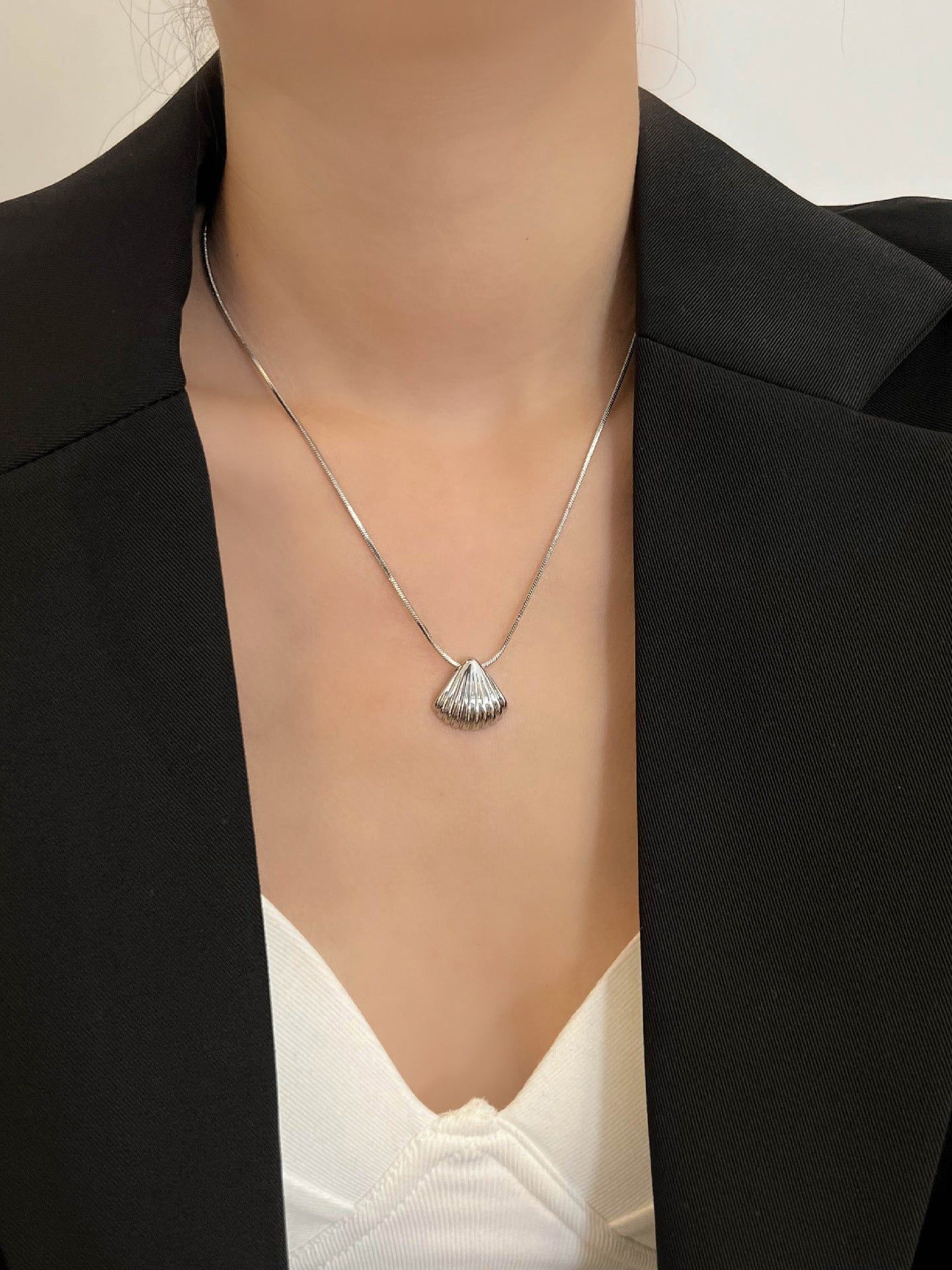 Shell Necklace sold by COMMENSE product image thumbnail 2