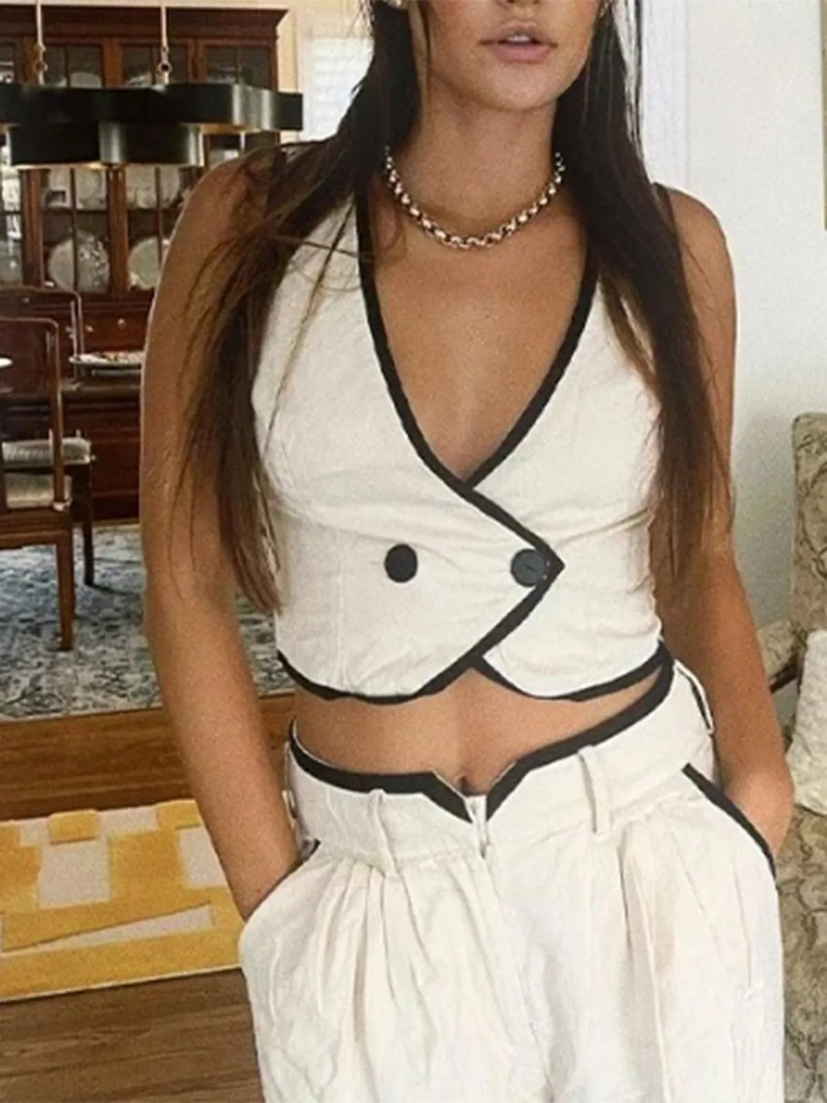 Contrast Binding Asymmetrical Tank Top sold by COMMENSE product image thumbnail 3