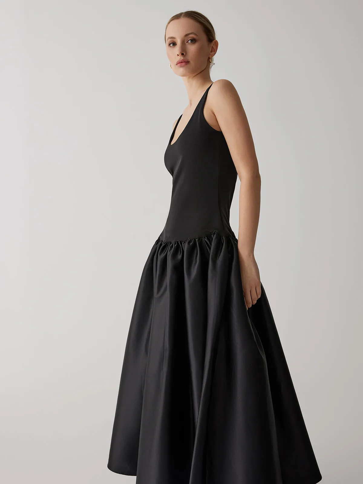 Patchwork Sleeveless Satin Long Dress sold by COMMENSE product image thumbnail 4