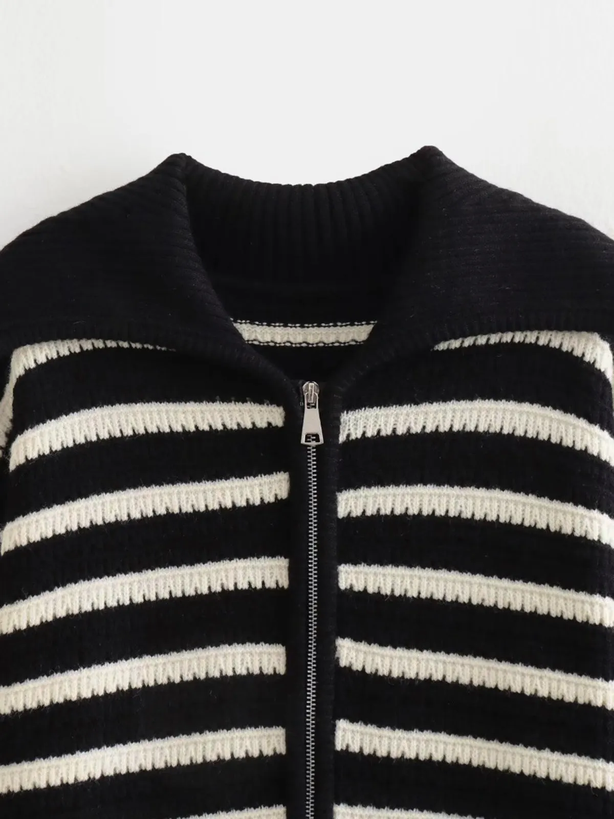 Nostalgia Stripe Zippered Cardigan sold by COMMENSE product image thumbnail 5