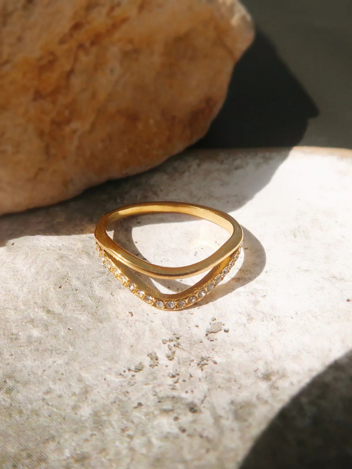 Golden Diamond Wave Ring sold by COMMENSE product image thumbnail 4