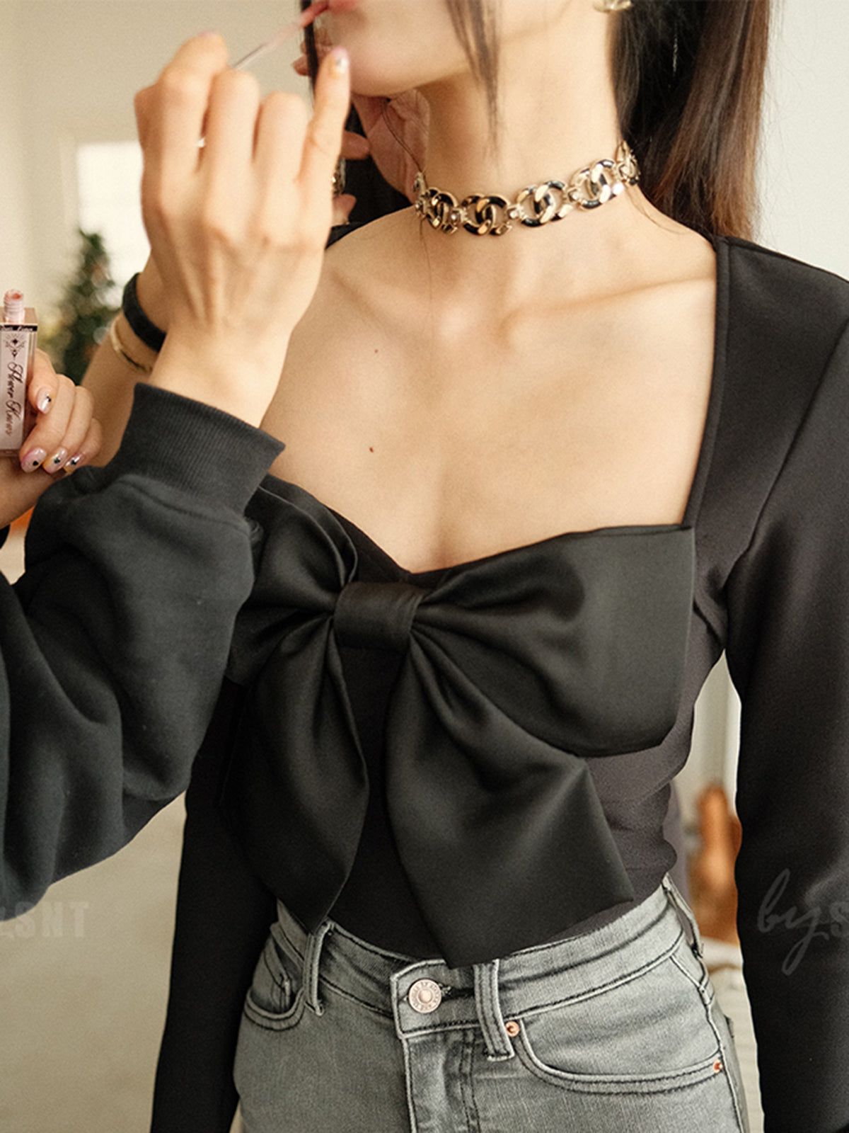 Solid Bow Front Sweetheart Neck Top sold by COMMENSE product image thumbnail 2