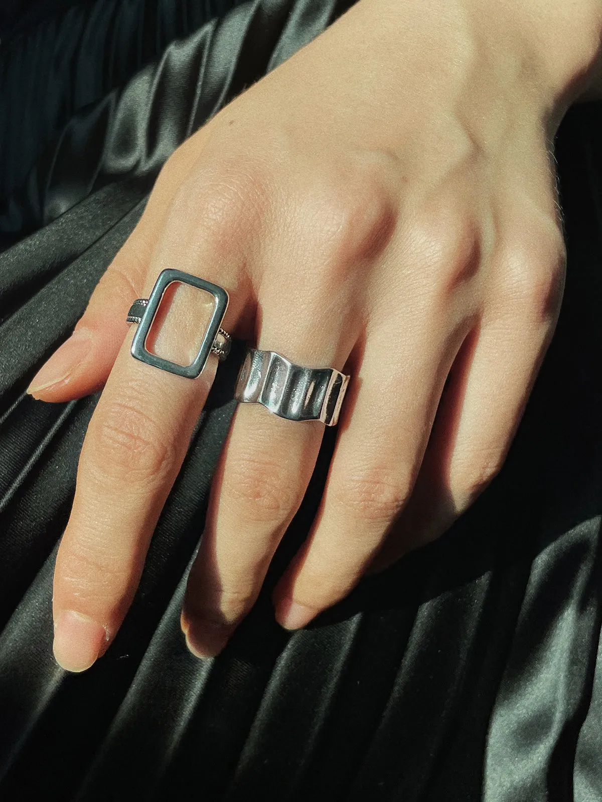 2pcs Geometric Silver Ribbed Ring sold by COMMENSE product image thumbnail 3