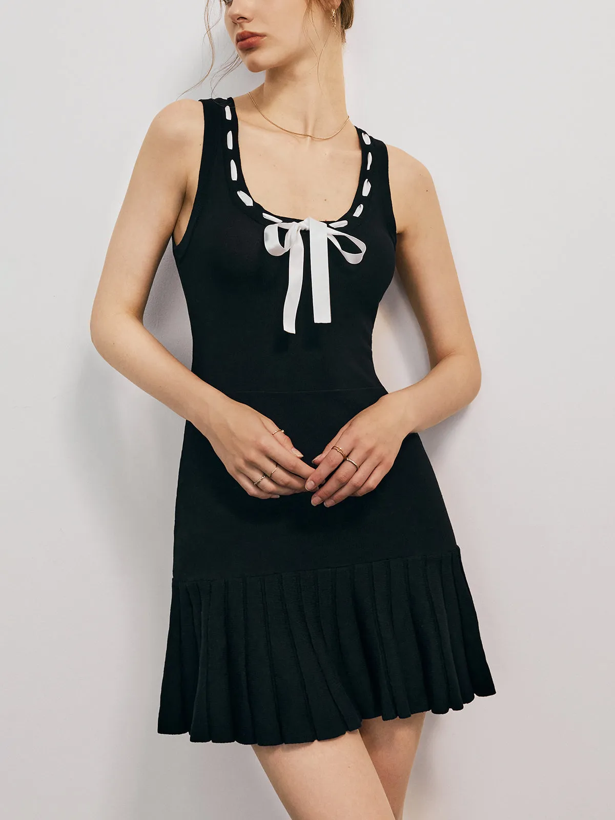 Bow Decor Pleated Short Dress sold by COMMENSE product image thumbnail 4
