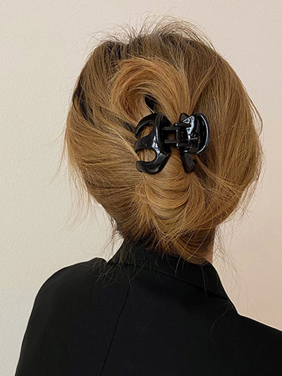 Marble Hair Claw sold by COMMENSE