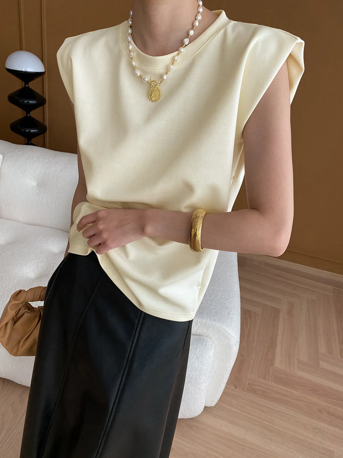 Ribbed Sleeveless Crew Neck Blouse sold by COMMENSE product image thumbnail 4
