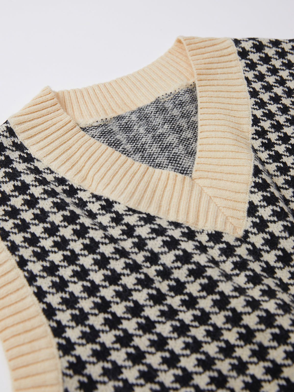 Cozy Houndstooth Vest sold by COMMENSE product image thumbnail 3