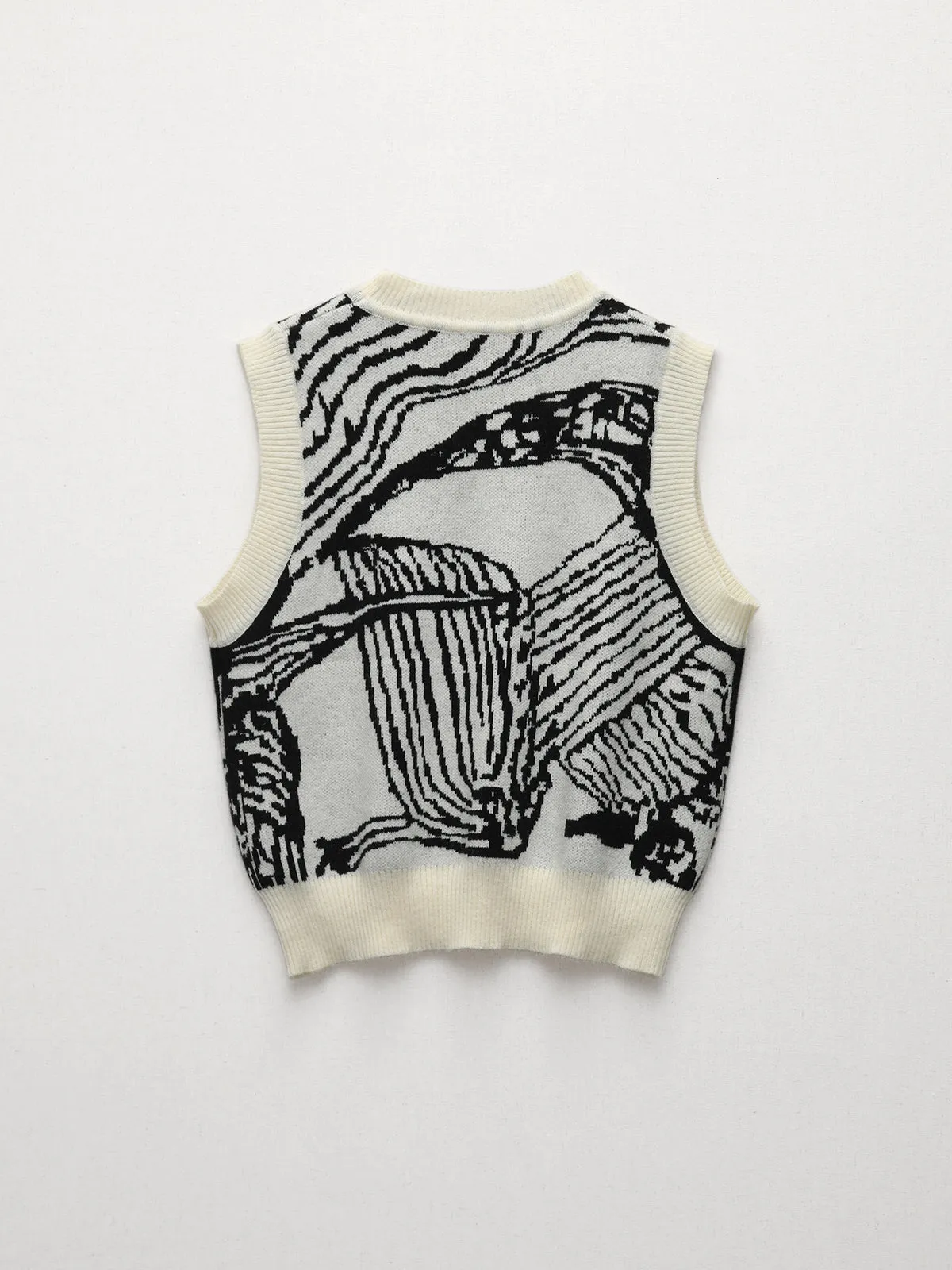 Contrast Trim Floral Sweater Vest sold by COMMENSE product image thumbnail 2