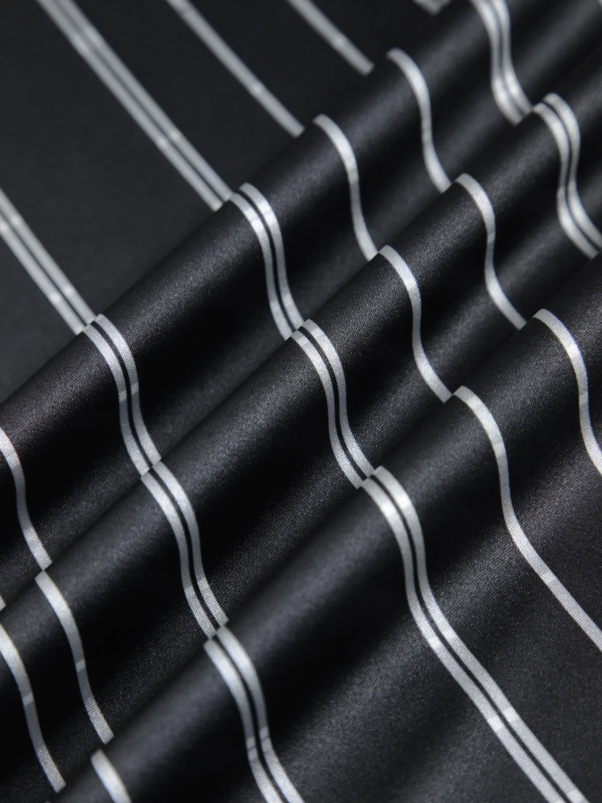 Line Texture Side Zipper Maxi Skirt sold by COMMENSE product image thumbnail 4