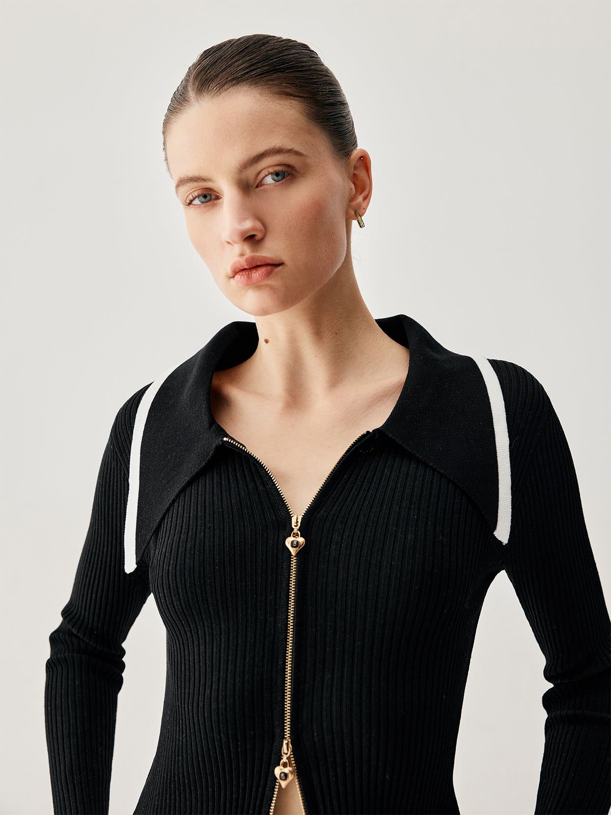 Ribbed Knit Slit Zipped Contrast Trim Collar Sweater sold by COMMENSE product image thumbnail 5