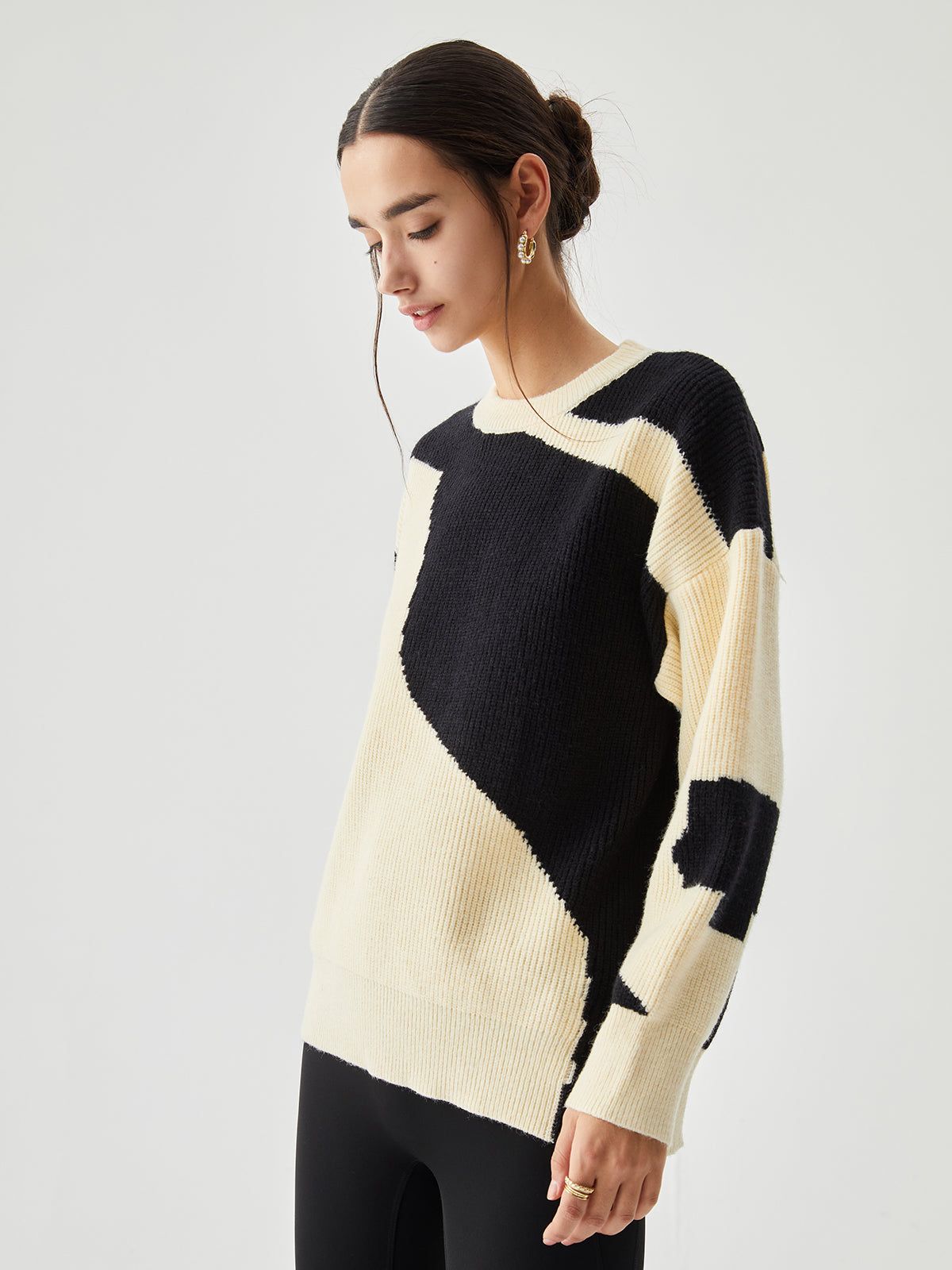 Asymmetric Colorblock Crew Neck Oversized Knit Sweater sold by COMMENSE product image thumbnail 3
