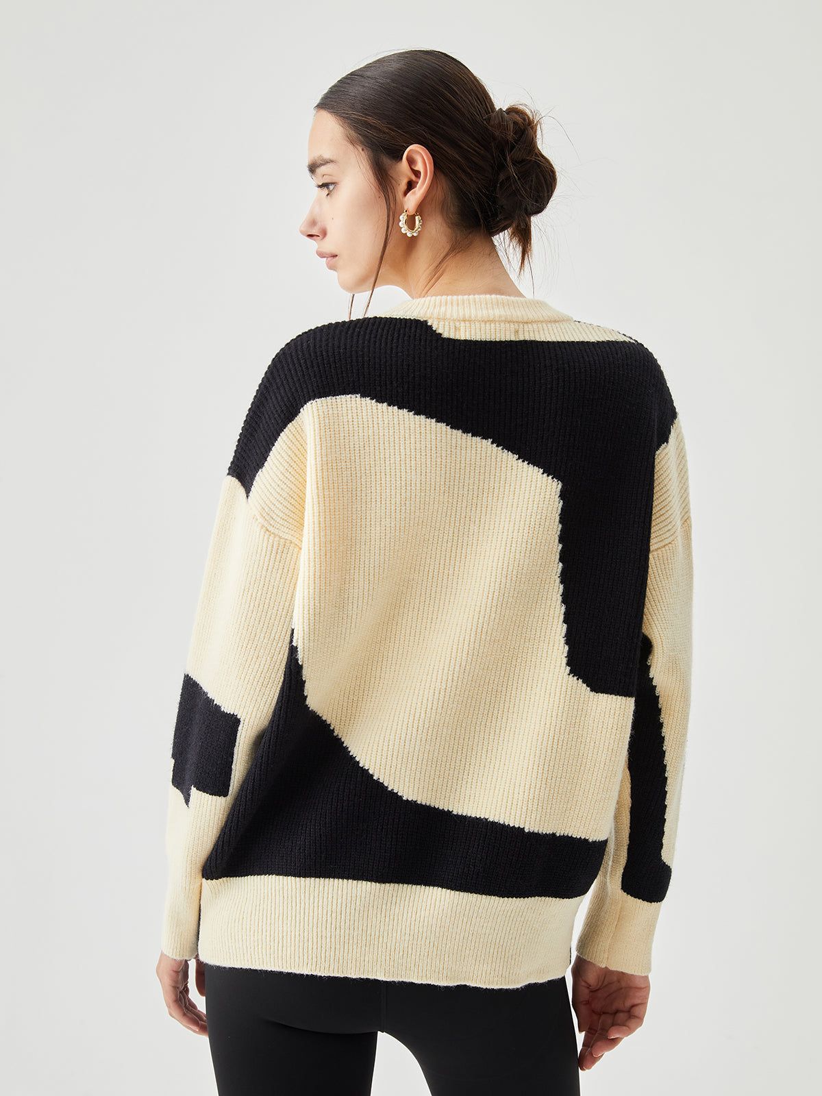 Asymmetric Colorblock Crew Neck Oversized Knit Sweater sold by COMMENSE product image thumbnail 5