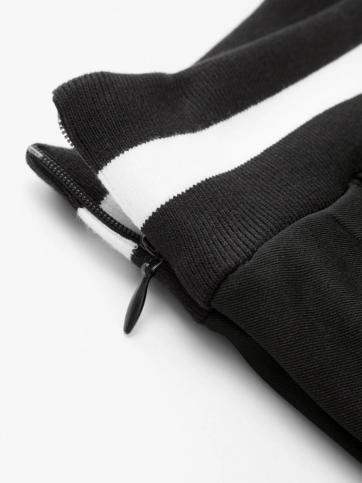 Sporty Casual Pleated Skirt sold by COMMENSE product image thumbnail 2