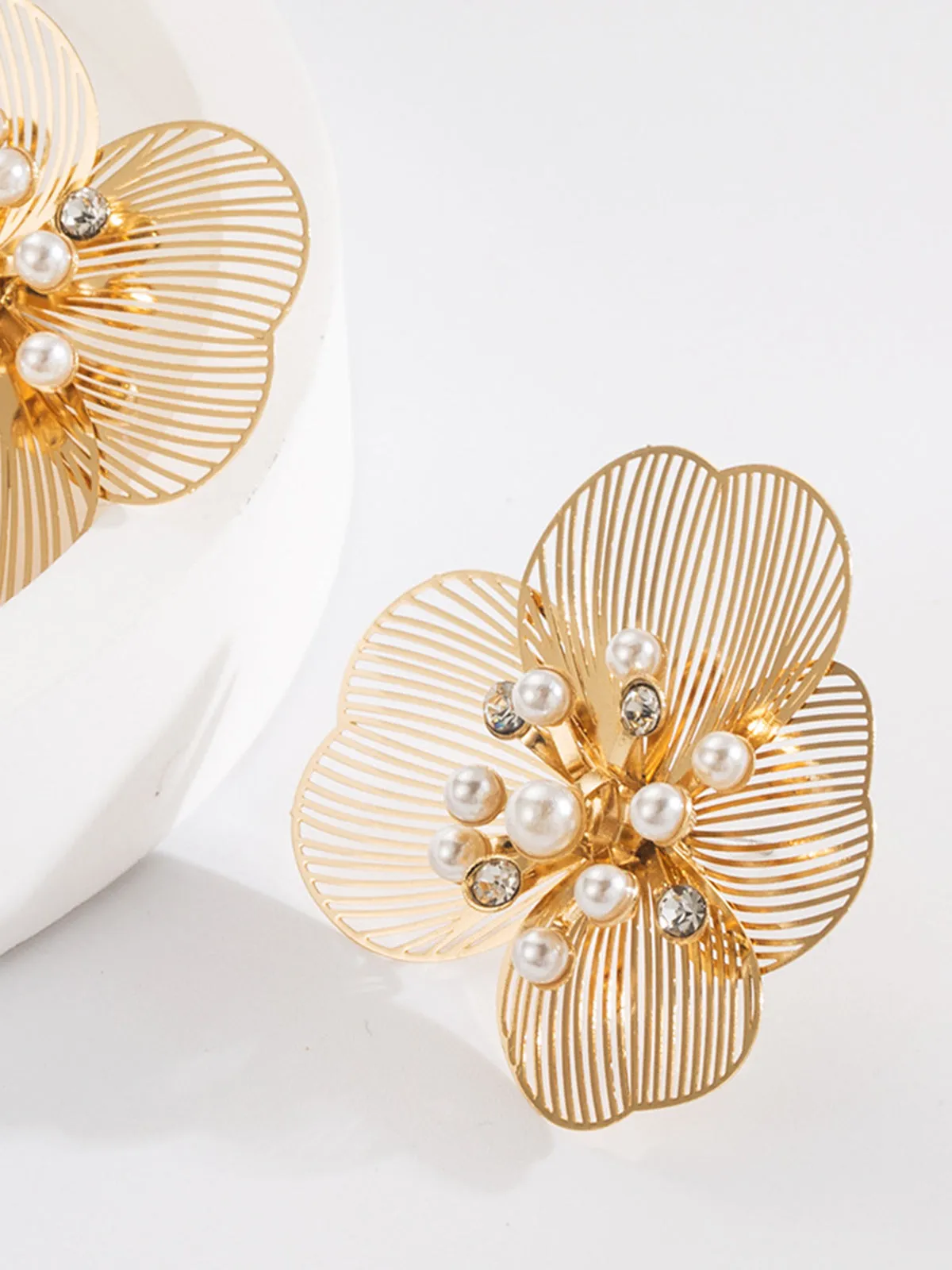 Pearl Etched Flower Earrings sold by COMMENSE product image thumbnail 2