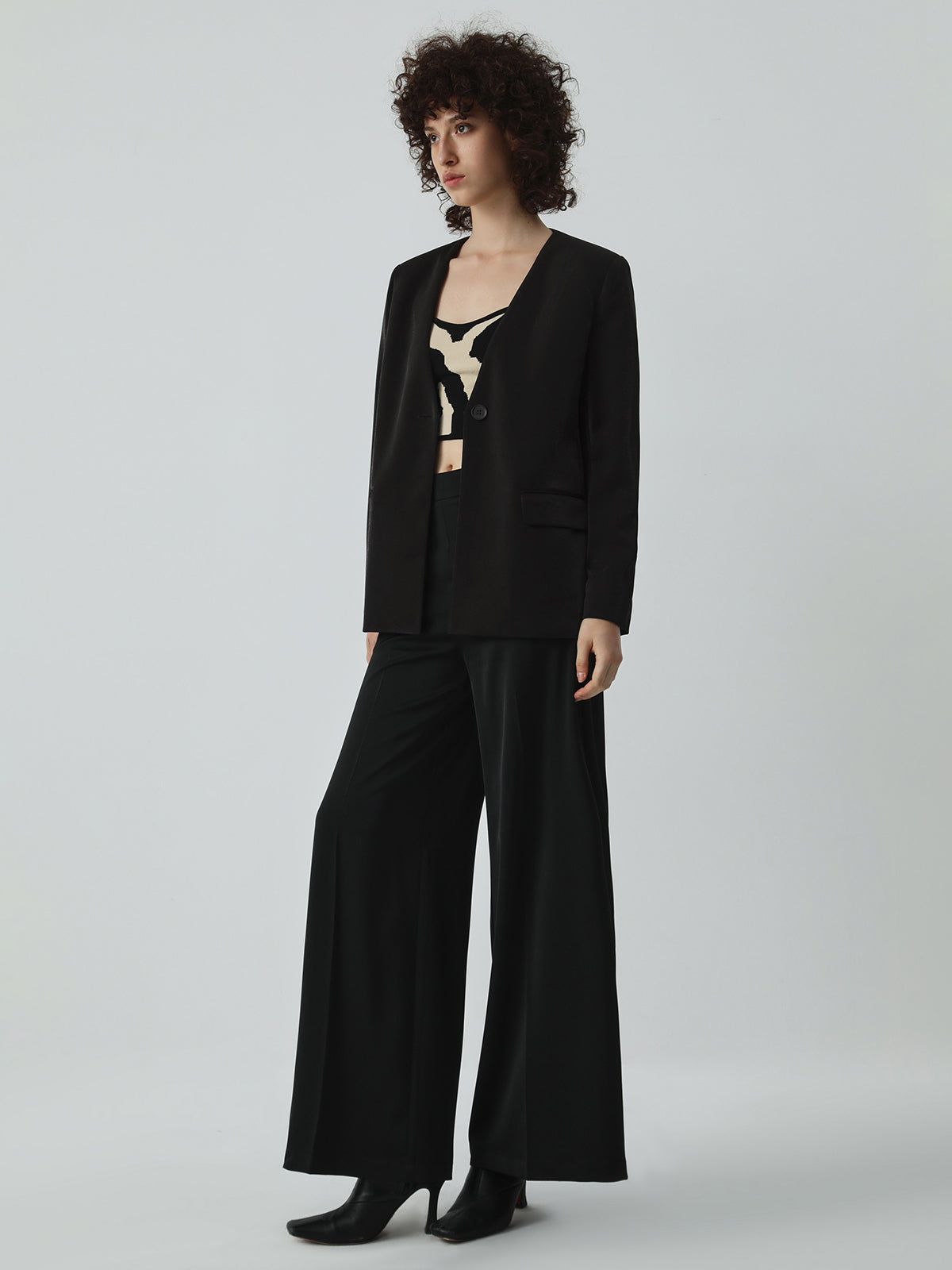 Basic Structured Blazer sold by COMMENSE product image thumbnail 3