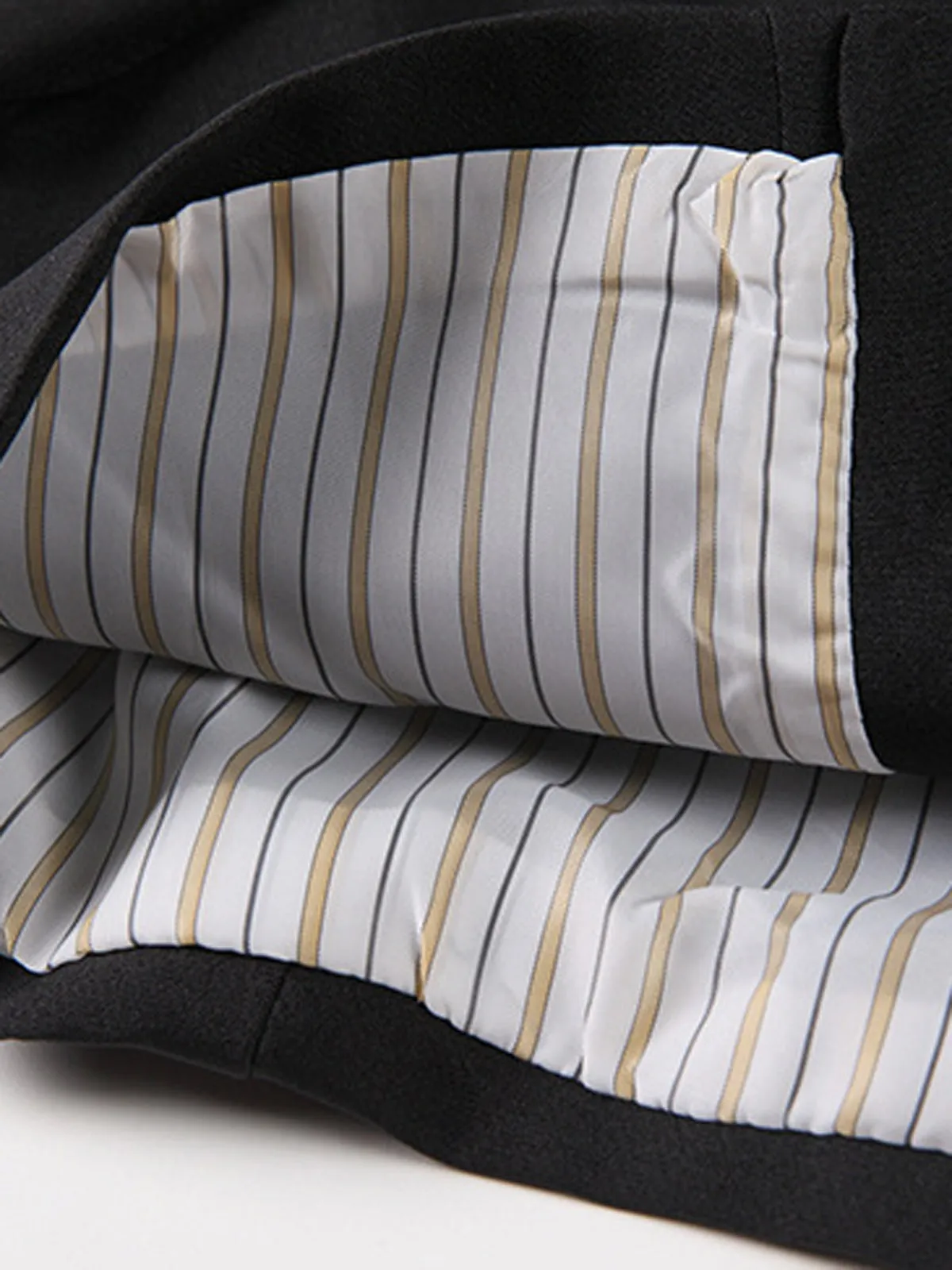 Mind My Business Crop Blazer sold by COMMENSE product image thumbnail 5