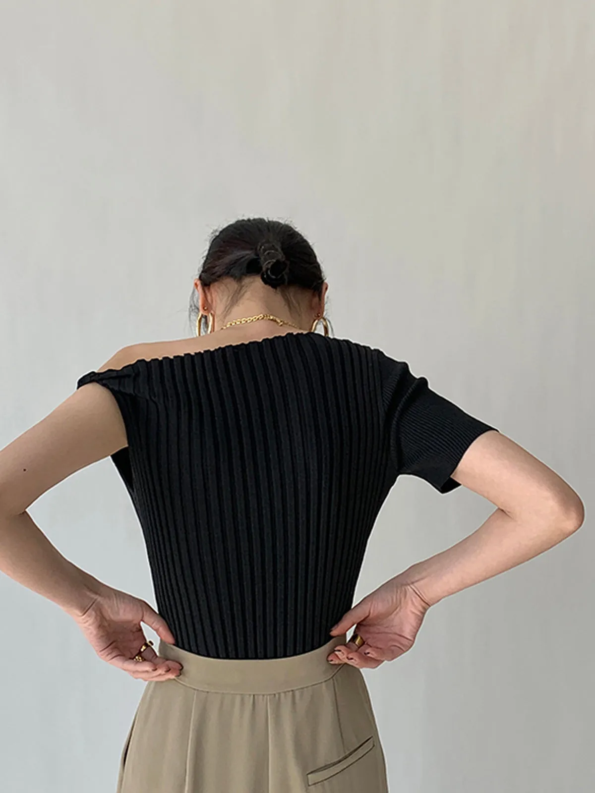 Asymmetrical Neck One Shoulder Off Knit Top sold by COMMENSE product image thumbnail 3